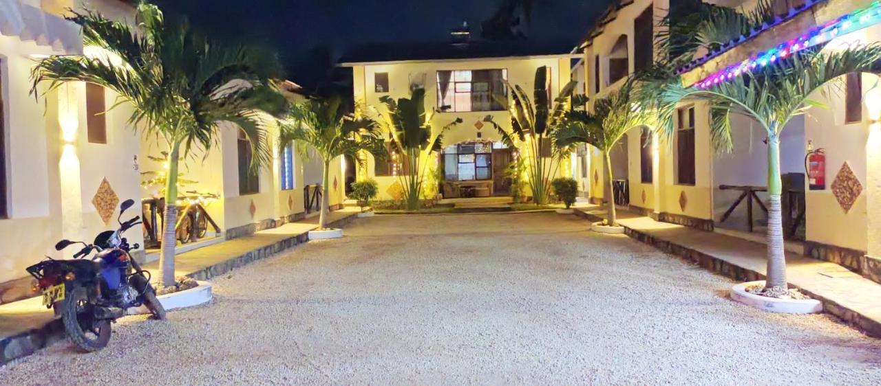 Simba Apartments Playa de Diani Exterior foto